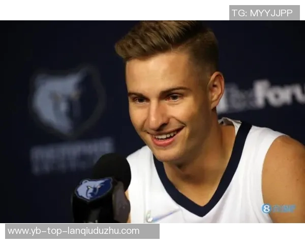 梅里尔首节替补表现抢眼三分球三投全中贡献9分 梅里尔首节替补表现抢眼三分球三投全中贡献9分