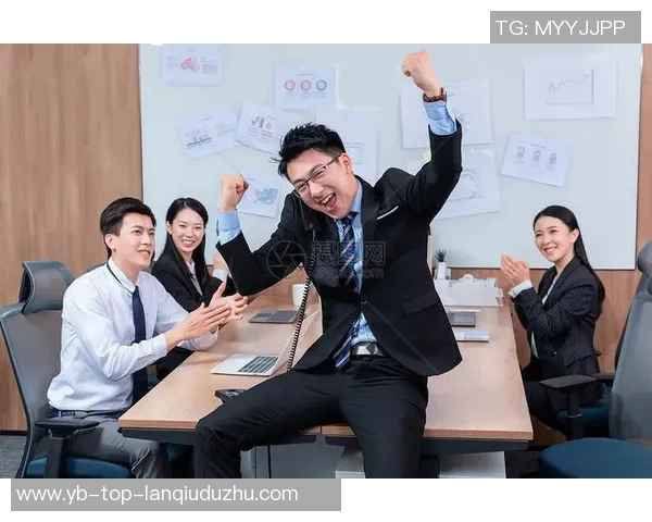 恩昆库幽默回应气球数量问题强调团队庆祝的重要性 恩昆库幽默回应气球数量问题强调团队庆祝的重要性